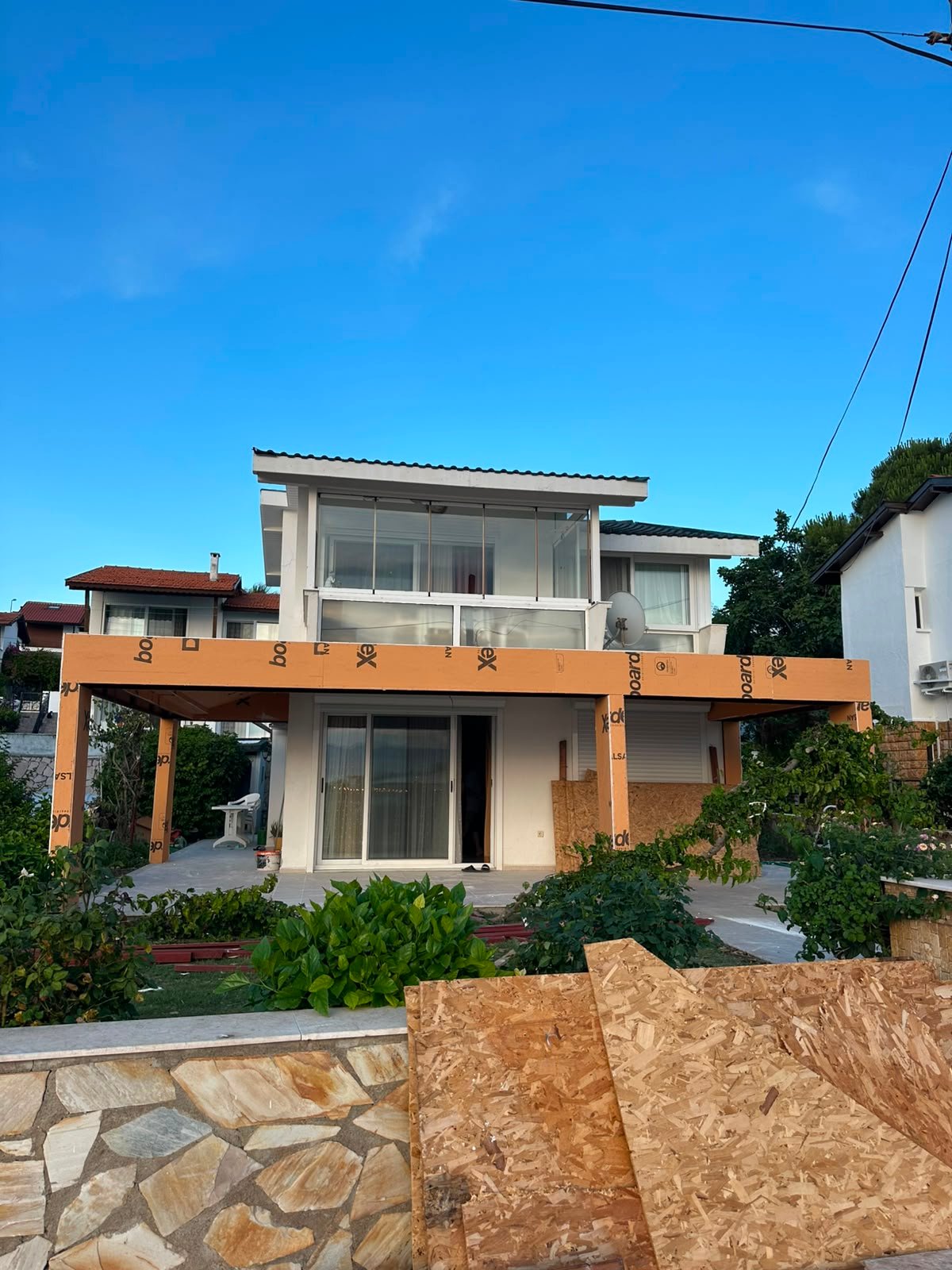 Miran Bioklimatik Pergola Sistemleri Villa Uygulaması